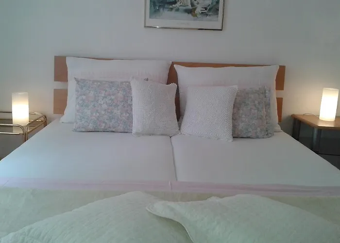 Апартаменты Apartment Splitska Сплитска