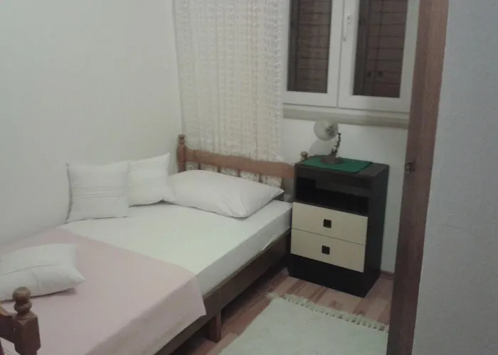 Apartment Splitska * Splitska