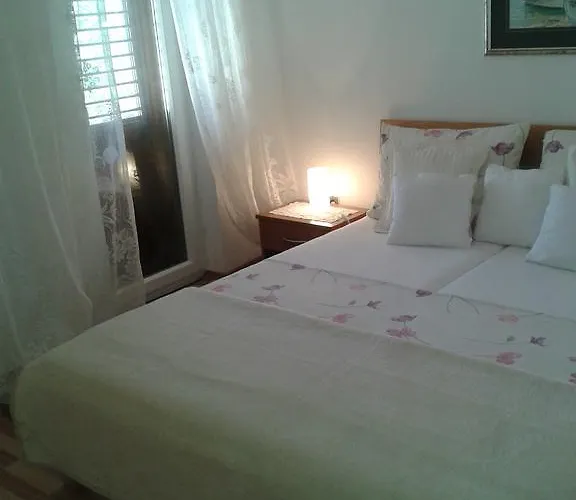 Apartment Splitska *