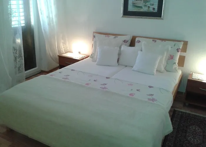 Apartment Splitska Διαμέρισμα *